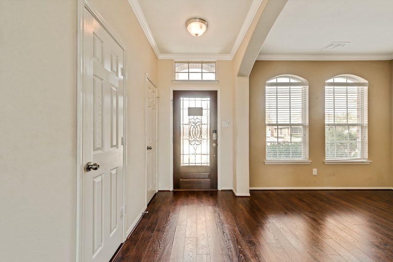 Photo 2 of 28 - 14000 Zippo Way, Haslet, TX 76052