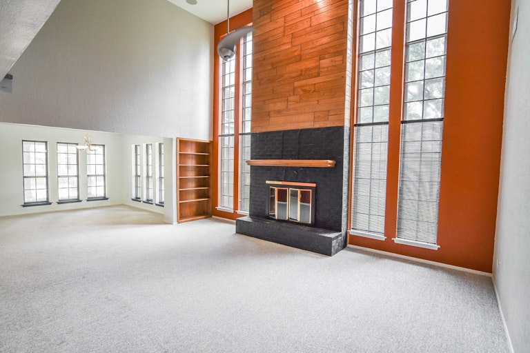 Photo 9 of 30 - 9140 Westwood Shores Dr, Fort Worth, TX 76179