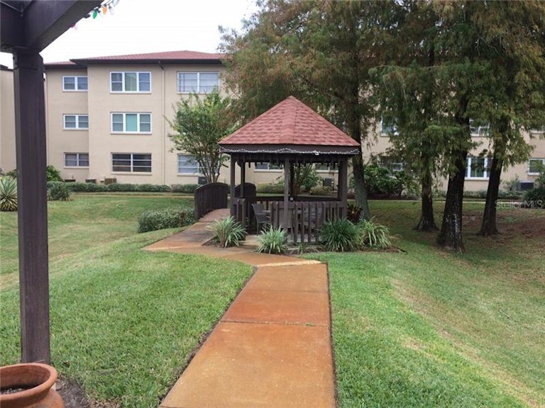 Photo 5 of 21 - 1239 S Martin Luther King Jr Ave #204, Clearwater, FL 33756