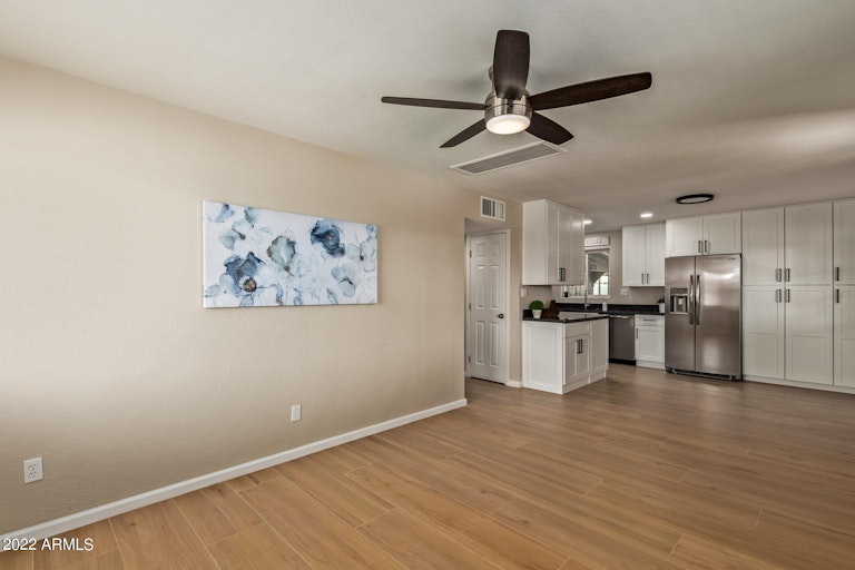 Photo 3 of 18 - 347 N Thunderbird Dr, Apache Junction, AZ 85120