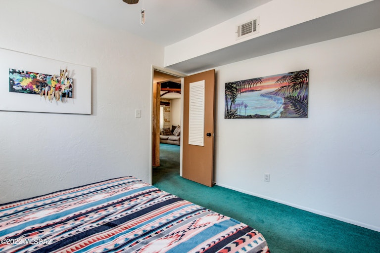 Photo 11 of 40 - 810 S Kolb Rd #64, Tucson, AZ 85710