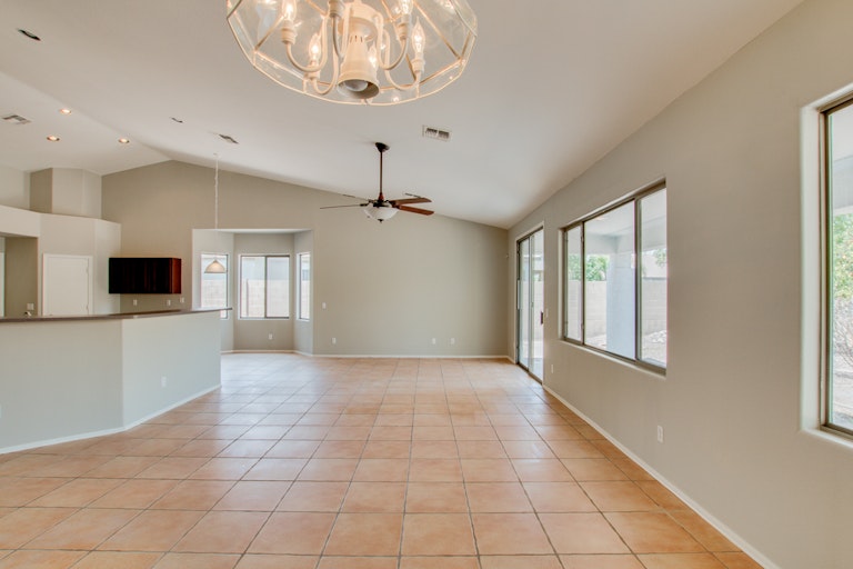 Photo 8 of 32 - 991 N Buckaroo Ln, Gilbert, AZ 85234