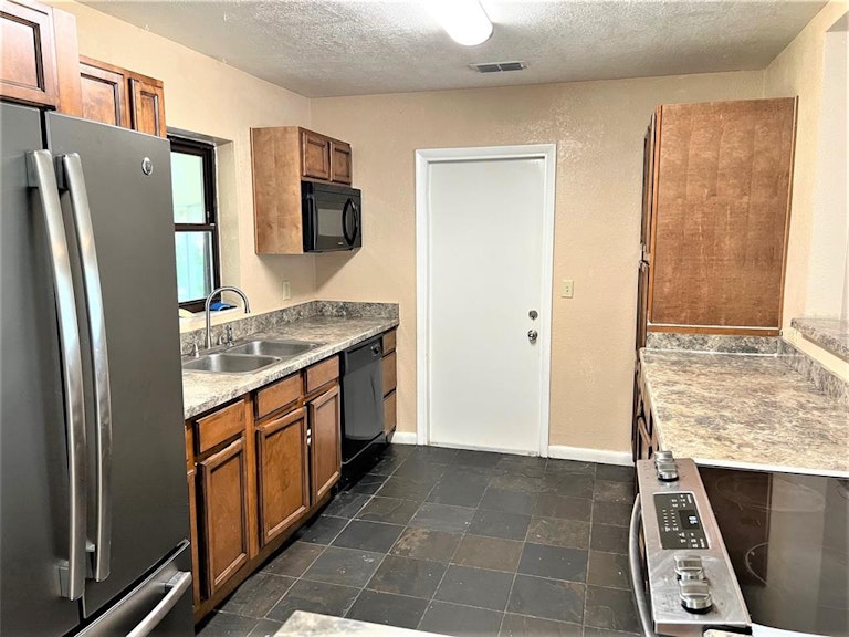 Photo 11 of 41 - 1246 W Wellington Dr, Deltona, FL 32725