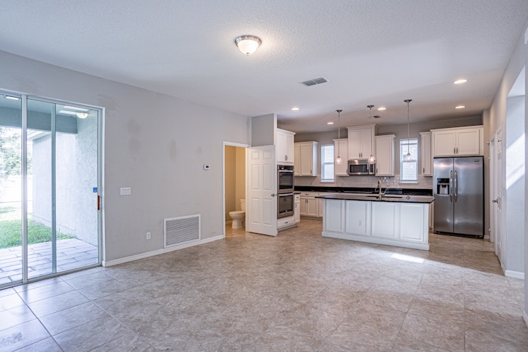 Photo 10 of 24 - 4984 Wildwood Pointe Rd, Winter Garden, FL 34787