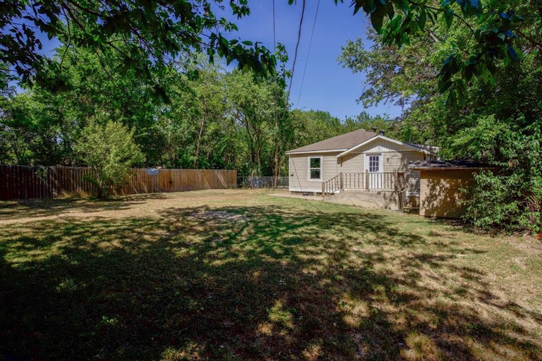 Photo 1 of 7 - 2621 True Ave, Fort Worth, TX 76114