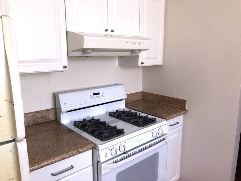Photo 6 of 17 - 3832 Ivy St, Sacramento, CA 95838