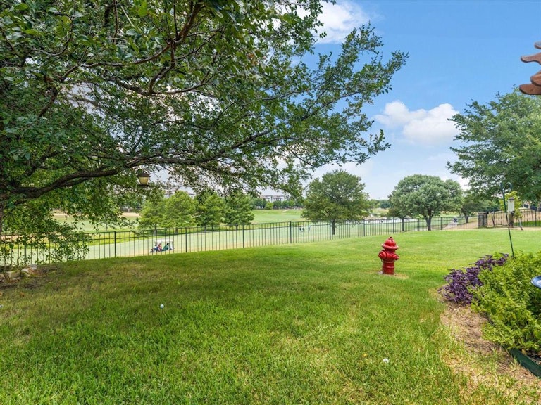 Photo 36 of 38 - 4133 Walnut Creek Ct, Fort Worth, TX 76137