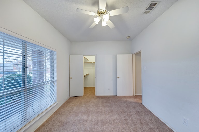 Photo 21 of 26 - 1020 Havenbrook Dr, Arlington, TX 76001
