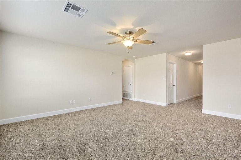 Photo 11 of 40 - 495 Sandstone Trl, Buda, TX 78610