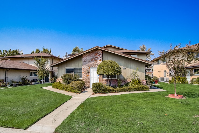 Photo 10 of 22 - 4525 Palm Ave #1, Sacramento, CA 95842