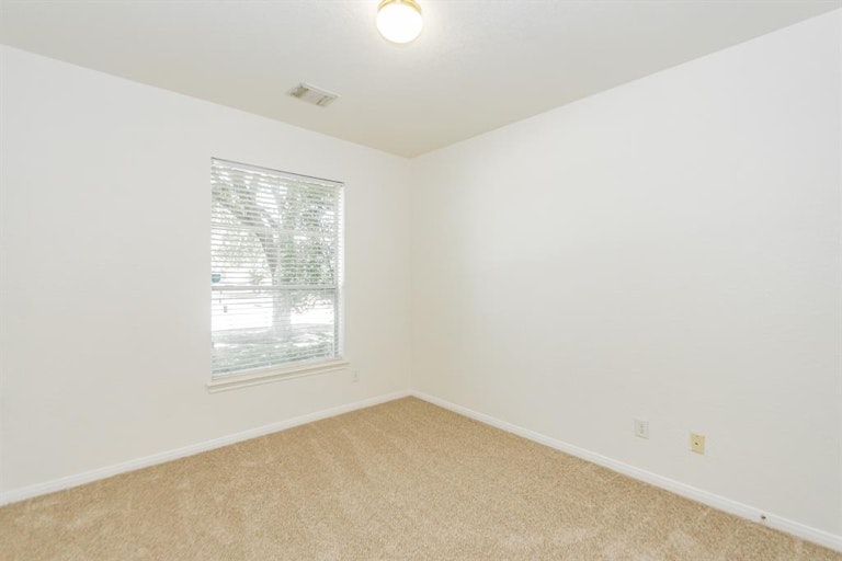 Photo 20 of 37 - 13106 Ryaneagles Dr, Houston, TX 77044