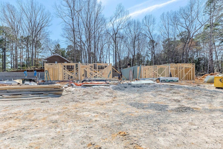 Photo 12 of 36 - 5713 Parker Pines Ct, Raleigh, NC 27609