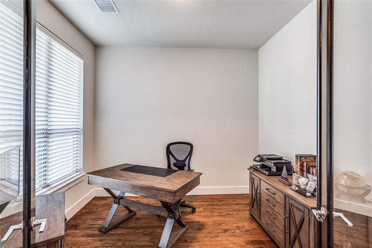 Photo 5 of 40 - 10556 Wintergreen Dr, Frisco, TX 75035