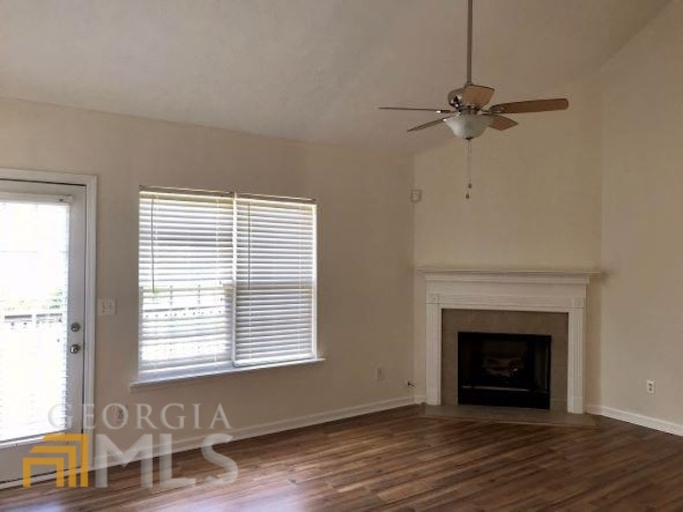 Photo 4 of 18 - 4055 Brushymill Ct, Loganville, GA 30052