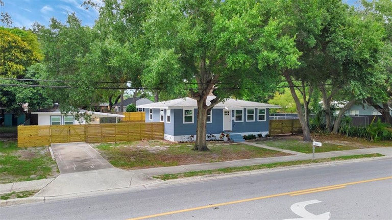 Photo 2 of 36 - 5801 78th Ave N, Pinellas Park, FL 33781