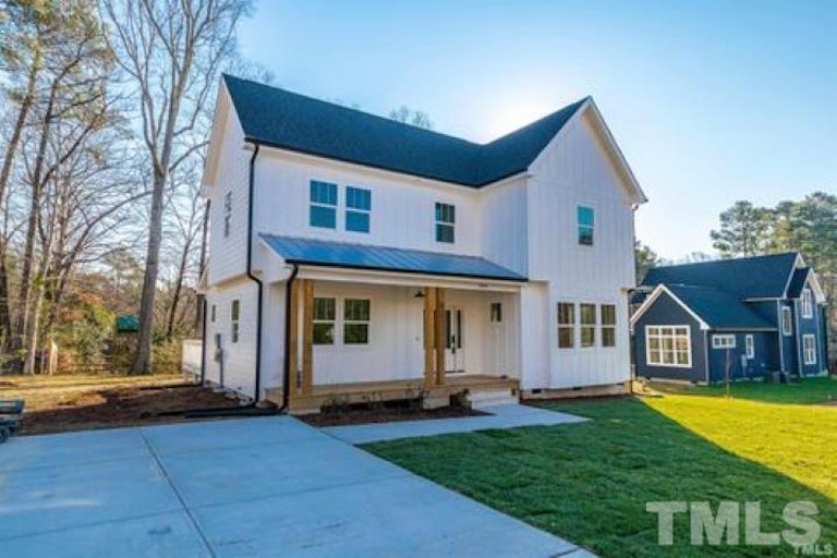 Photo 2 of 51 - 705 Colleton Rd, Raleigh, NC 27610