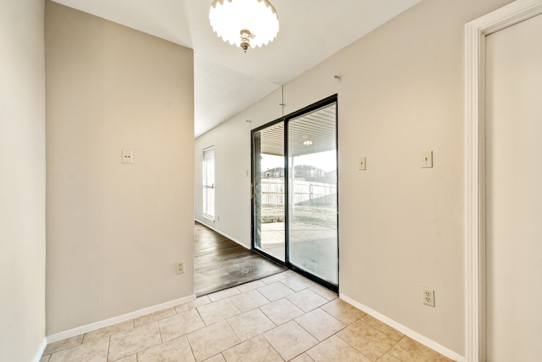 Photo 19 of 28 - 708 Green Canyon Dr, Mesquite, TX 75150