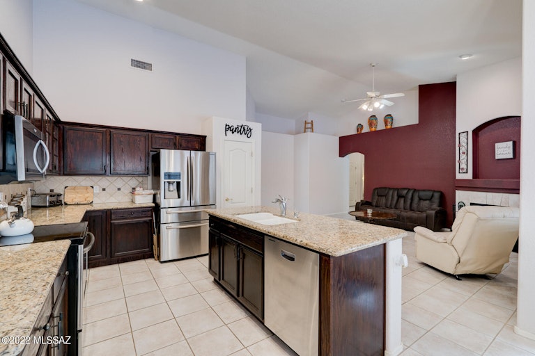 Photo 17 of 42 - 2264 W Noble Heights Dr, Tucson, AZ 85742