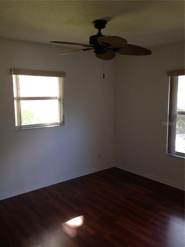 Photo 15 of 23 - 211 49th Cir E, Palmetto, FL 34221