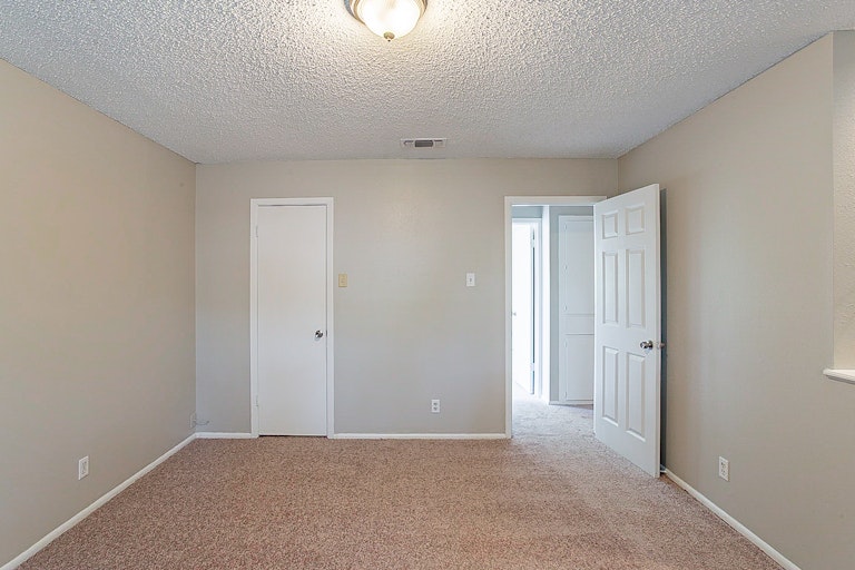 Photo 17 of 18 - 4927 Brandeis St, San Antonio, TX 78249