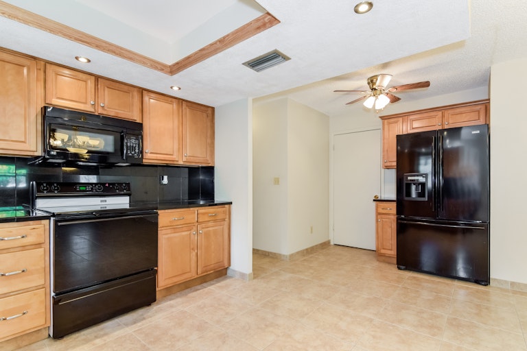 Photo 12 of 25 - 15472 Morgan St, Clearwater, FL 33760