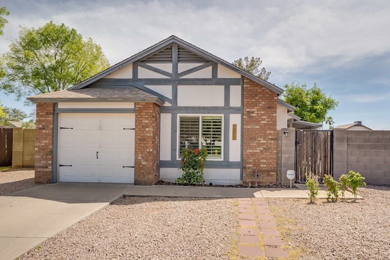 Photo 1 of 14 - 3217 N Ash Cir, Chandler, AZ 85224