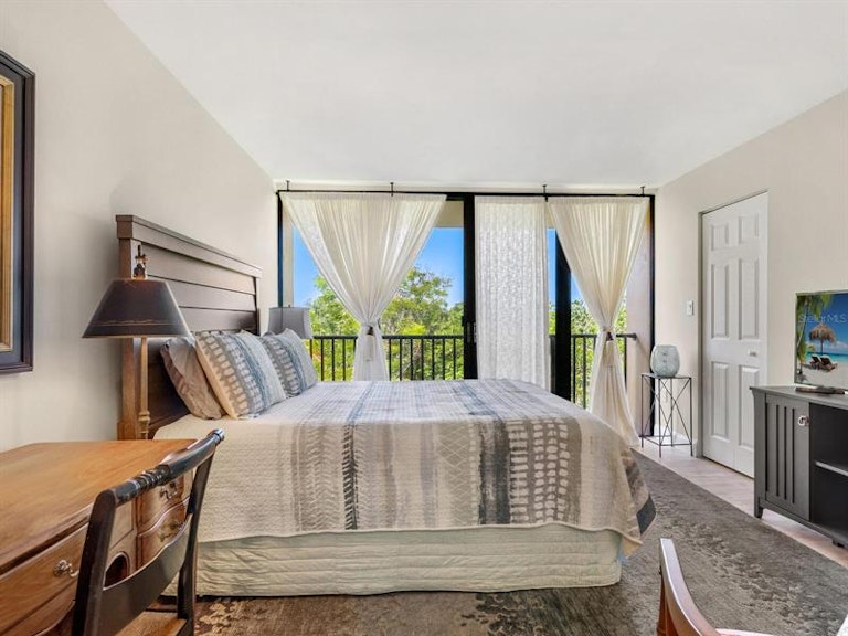 Photo 21 of 55 - 4900 Ocean Blvd #404, Sarasota, FL 34242