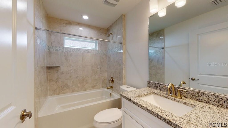 Photo 18 of 35 - 12 Pittman Dr, Palm Coast, FL 32164