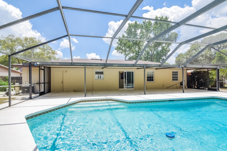 Photo 5 of 25 - 1212 Cedar Tree Ln, Seffner, FL 33584