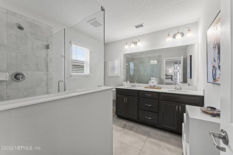 Photo 16 of 43 - 14987 Rain Lily St, Jacksonville, FL 32258