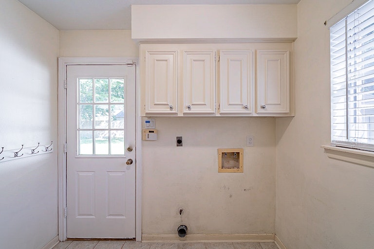 Photo 21 of 37 - 5522 Lone Cedar Dr, Kingwood, TX 77345