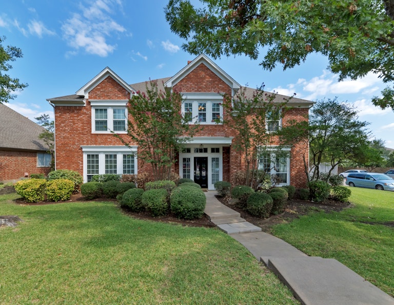 Photo 1 of 28 - 8029 Dusty Way, Fort Worth, TX 76123