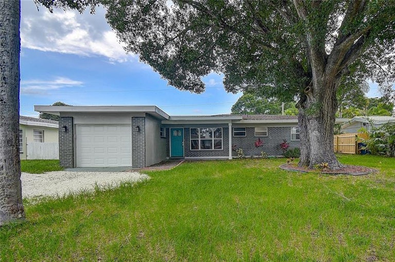 Photo 1 of 25 - 1625 Madrid Dr, Largo, FL 33778
