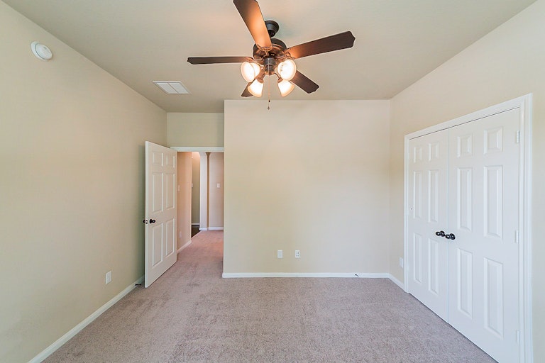 Photo 25 of 35 - 13707 Parkers Cove Ct, Houston, TX 77044