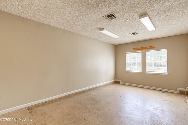 Photo 23 of 28 - 1842 Manitoba Ct N, Middleburg, FL 32068