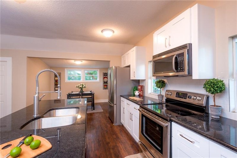 Photo 6 of 25 - 4218 N 13th St, Tampa, FL 33603
