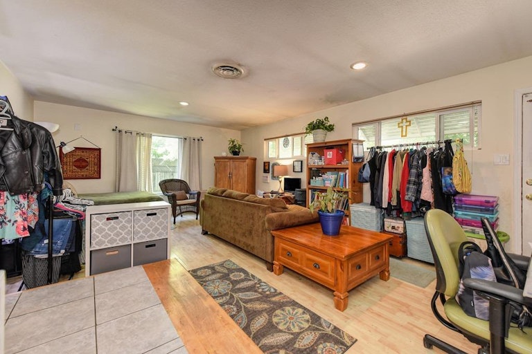 Photo 8 of 26 - 10664 Chardonay Dr, Rancho Cordova, CA 95670