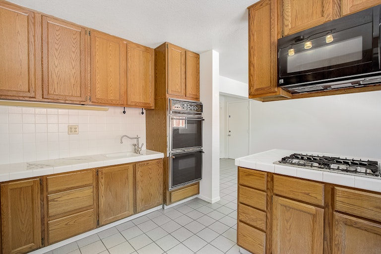 Photo 16 of 36 - 4232 Empire Way, Carmichael, CA 95608