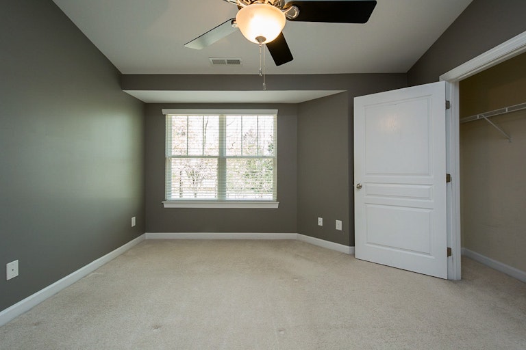Photo 10 of 19 - 8016 Sycamore Hill Ln, Raleigh, NC 27612