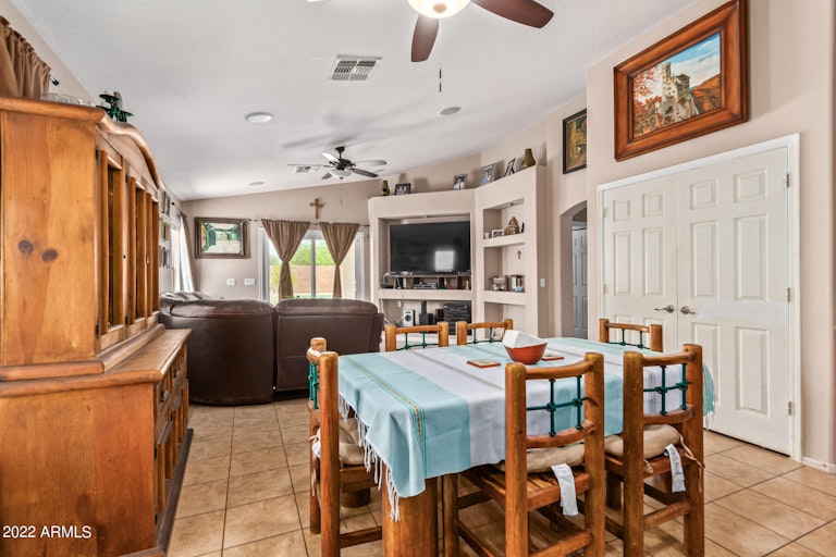 Photo 7 of 28 - 378 W Santa Gertrudis Cir, San Tan Valley, AZ 85143