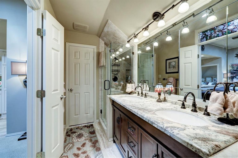 Photo 24 of 36 - 1518 Pine Chase Dr, Houston, TX 77055