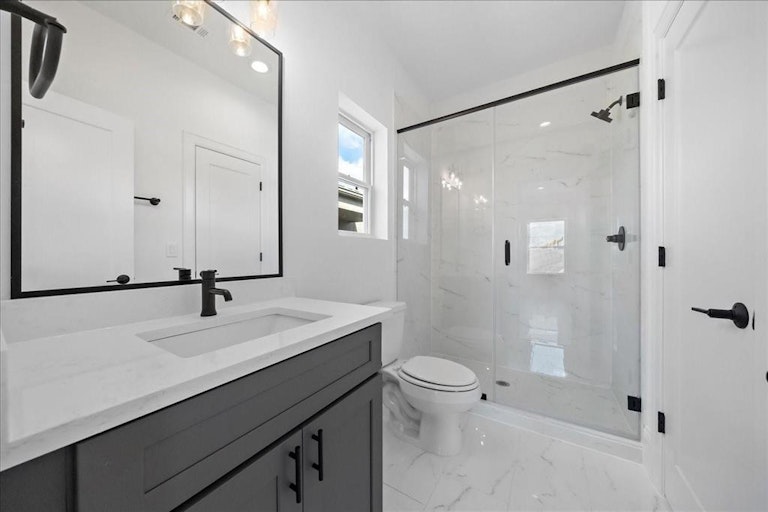 Photo 31 of 46 - 1420 Alexander St, Houston, TX 77008