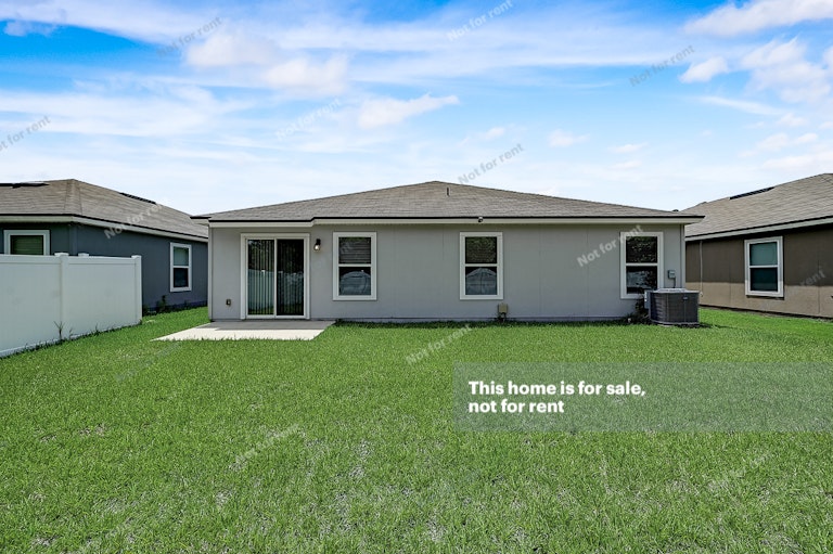 Photo 10 of 29 - 2597 King Louis Dr, Jacksonville, FL 32254