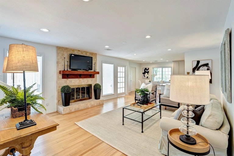 Photo 7 of 34 - 13519 Westport Ln, Houston, TX 77079