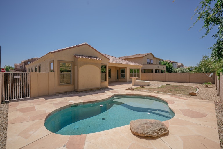 Photo 5 of 32 - 17618 W Desert Ln, Surprise, AZ 85388