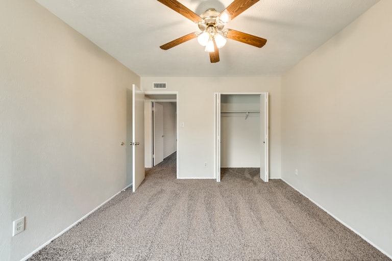 Photo 19 of 28 - 9507 Sophora Dr, Dallas, TX 75249