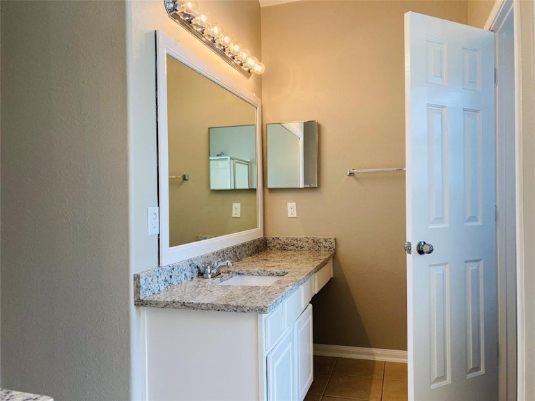 Photo 10 of 15 - 18215 Linden Forest Ln, Katy, TX 77449