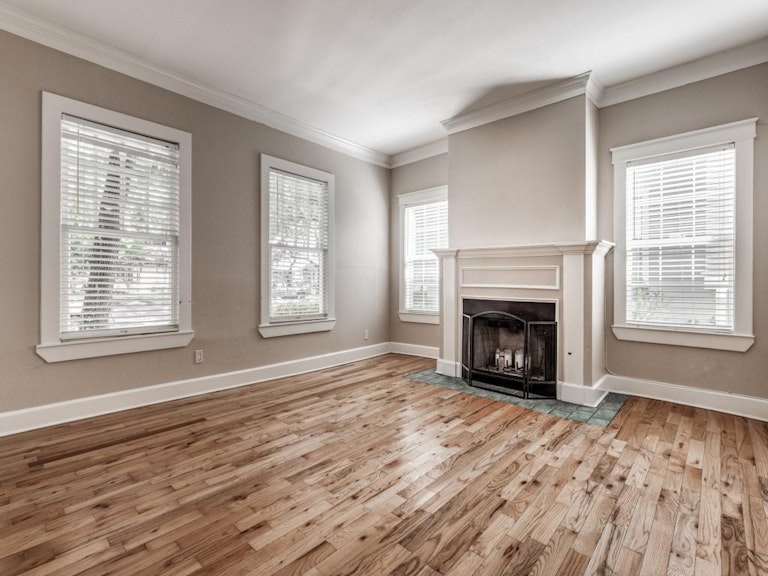 Photo 5 of 40 - 5200 Victor St, Dallas, TX 75214