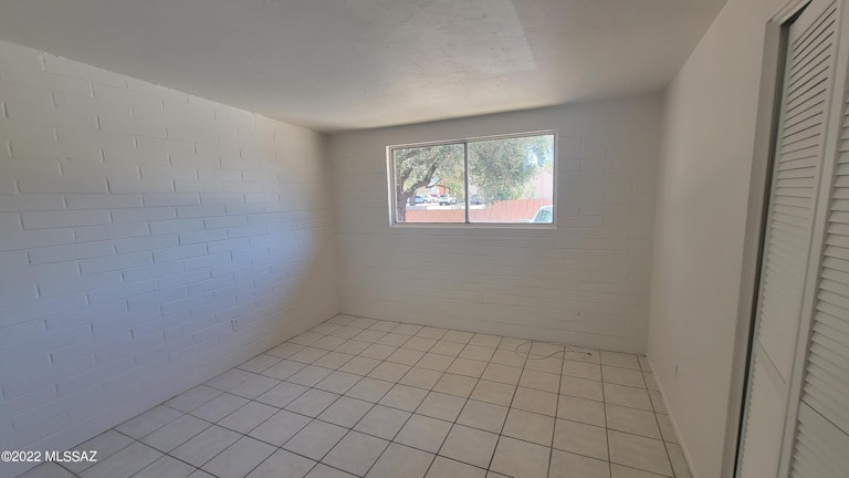 Photo 12 of 20 - 1463 W Roger Rd, Tucson, AZ 85705