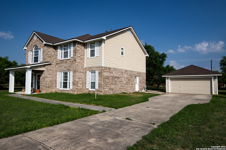 Photo 4 of 25 - 9332 Remuda Path, San Antonio, TX 78254